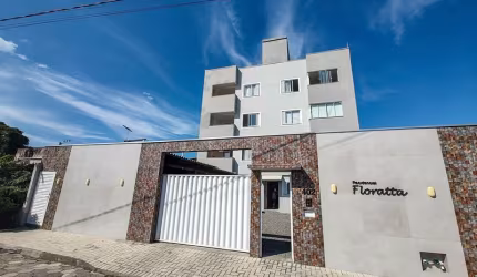 APARTAMENTO NO CENTRO DE NAVEGANTES A 400 METROS DA PRAIA COM 02 DORMITÓRIOS SENDO 01 SUÍTE!!