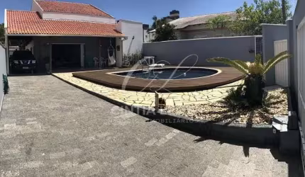 Casa a venda no Centro de Piçarras- SC
