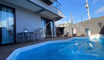 Casa a venda de Alto Padrão bairro Armação em Penha- SC