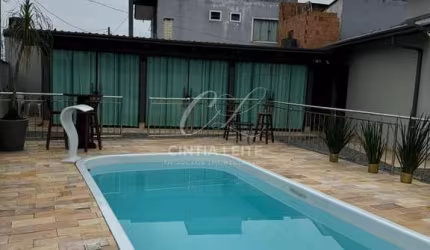 Casa para Locação no bairro Itacolomi em Balneário Piçarras - SC