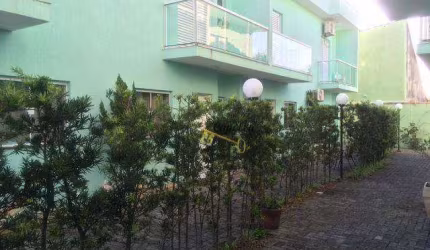 Sobrado com 2 dormitórios à venda, 71 m² por R$ 265.000,00 - Jardim das Palmeiras - Itanhaém/SP