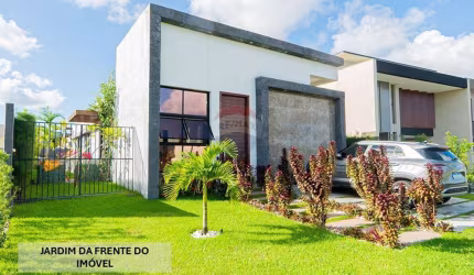 Casa a venda em condomínio fechado, com 03 dormitórios, sendo 01 suíte, no Condomínio Alphaville, Bayeux-Paraíba.