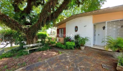 Casa com 5 quartos à venda na Avenida Clemenciano Barnasque, 702, Teresópolis, Porto Alegre por R$ 695.000
