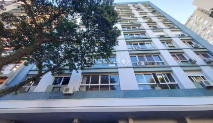 Apartamento com 3 quartos à venda na Rua Duque de Caxias, 1234, Centro Histórico, Porto Alegre por R$ 740.000