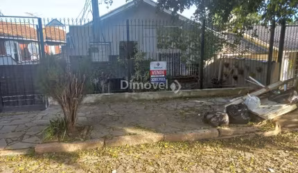 Casa com 3 quartos à venda na Rua Antônio Josephino Perrone, 213, Espírito Santo, Porto Alegre por R$ 380.000