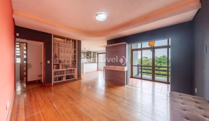 Casa com 5 quartos à venda na Rua Goitacaz, 349, Vila Assunção, Porto Alegre por R$ 1.300.000
