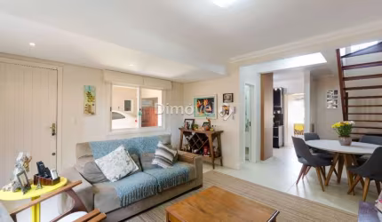 Casa em condomínio fechado com 3 quartos à venda na Rua Padre João Batista Reus, 2748, Camaquã, Porto Alegre por R$ 680.000