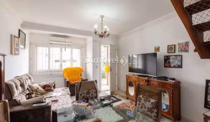 Casa com 2 quartos à venda na Rua Heitor Kramer, 324, Guarujá, Porto Alegre por R$ 430.000