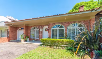 Casa com 4 quartos à venda na Avenida Copacabana, 218, Vila Assunção, Porto Alegre por R$ 1.699.000