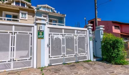 Casa com 3 quartos à venda na Rua Padre João Batista Reus, 1941, Tristeza, Porto Alegre por R$ 690.000