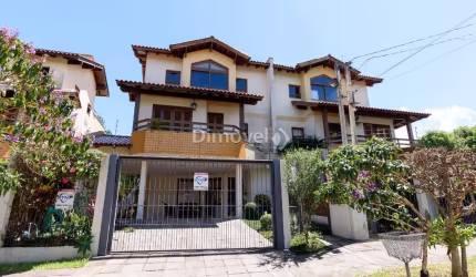 Casa com 3 quartos à venda na Rua Chavantes, 280, Vila Assunção, Porto Alegre por R$ 1.400.000