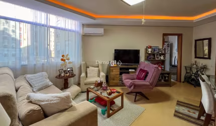 Apartamento com 2 quartos à venda na Avenida Wenceslau Escobar, 1086, Cristal, Porto Alegre por R$ 300.000