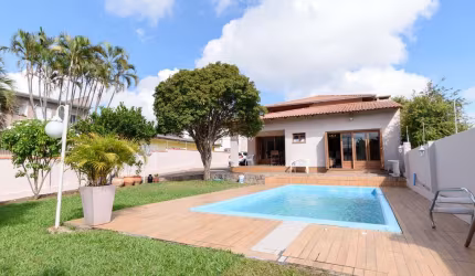 Casa com 4 quartos à venda na Rua Atílio Supertti, 623, Vila Nova, Porto Alegre por R$ 970.000