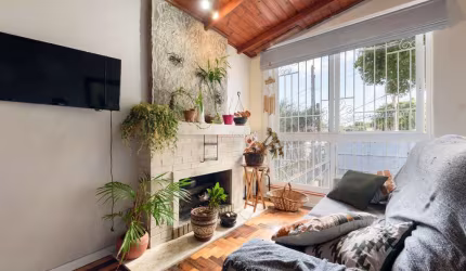 Casa com 4 quartos à venda na Rua Professor Clemente Pinto, 838, Teresópolis, Porto Alegre por R$ 480.000