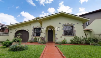 Casa com 5 quartos à venda na Rua Chavantes, 142, Vila Assunção, Porto Alegre por R$ 1.266.000