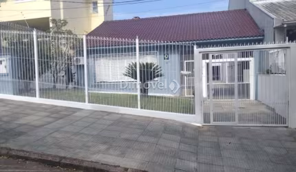 Casa com 3 quartos à venda na Rua Professor Clemente Pinto, 159, Medianeira, Porto Alegre por R$ 930.000