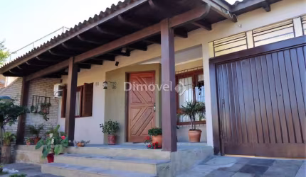 Casa com 3 quartos à venda na Rua Francisco Mattos Terres, 80, Hípica, Porto Alegre por R$ 520.000