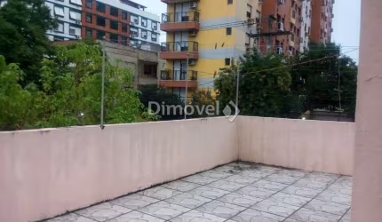 Casa com 3 quartos à venda na Rua Doutor Oscar Bittencourt, 117, Menino Deus, Porto Alegre por R$ 680.000