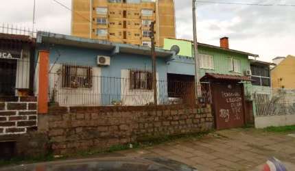 Casa comercial à venda na Rua Coronel Massot, 194, Cristal, Porto Alegre por R$ 1.277.000