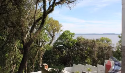 Terreno à venda na Rua dos Minuanos, 185, Espírito Santo, Porto Alegre por R$ 400.000