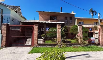 Casa com 3 quartos à venda na Avenida Tramandaí, 1152, Ipanema, Porto Alegre por R$ 790.000