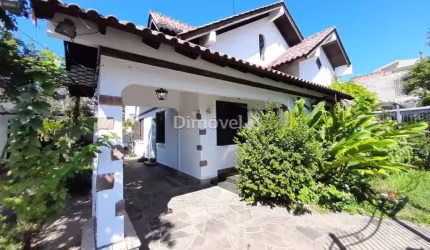 Casa com 4 quartos para alugar na Travessa Igaí, 53, Medianeira, Porto Alegre por R$ 4.900