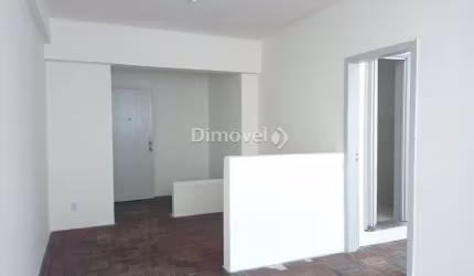 Sala comercial para alugar na Rua dos Andradas, 1560, Centro, Porto Alegre por R$ 620