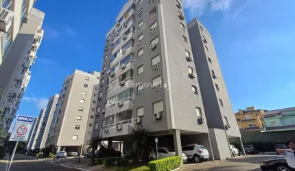 Apartamento com 3 quartos para alugar na Rua Wilson Adnislen Freitas de Paiva, 41, Cristal, Porto Alegre por R$ 1.800