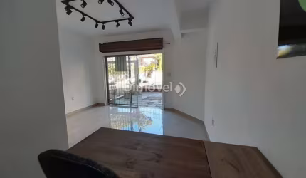 Ponto comercial para alugar na Rua Doutor Castro de Menezes, 993, Tristeza, Porto Alegre por R$ 1.000