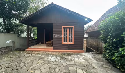 Casa com 4 quartos para alugar na Rua dos Guenoas, 506, Guarujá, Porto Alegre por R$ 2.500