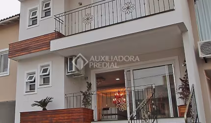 Casa em Condomínio à venda com 4 quartos 225 m²