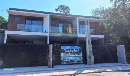 SOBRADO GEMINADO no ANITA GARIBALDI com 3 quartos para VENDA, 206 m²