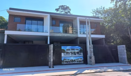 SOBRADO GEMINADO no ANITA GARIBALDI com 3 quartos para VENDA, 162 m²