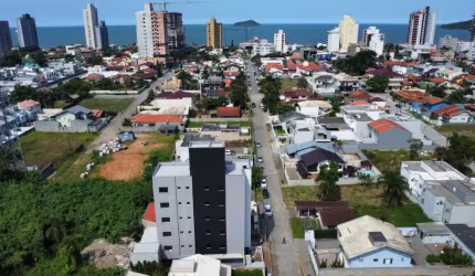 Excelente oportunidade a 400 metros do mar em Balneário Piçarras!