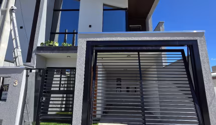 Lindo Sobrado a Venda  em Balneário Piçarras