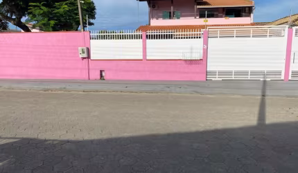 Linda casa no centro de Penha