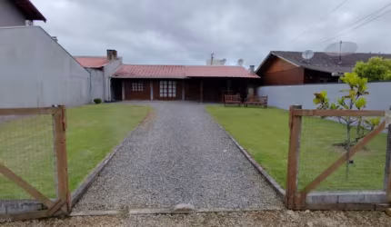 Linda casa na Armação do itapocoroy