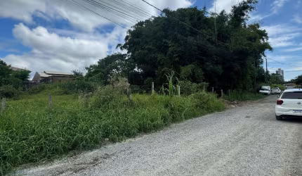 Lindo terreno no centro de Penha