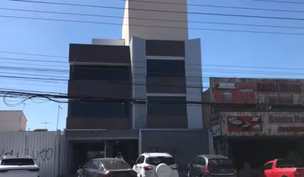 Vendo ou alugo prédio com elevador sendo subsolo de garagem, com loja e mais 3 pavimentos com cobertura, ótimo para clínica, escola, cursos, advocacia, empresas de grande porte