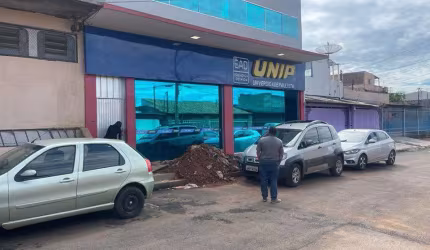 prédio comercial na QNN18 conjunto 18 conjunto e lote 5 Ceilândia DF prédio com 500m2 de área construída, terreno com 250m2