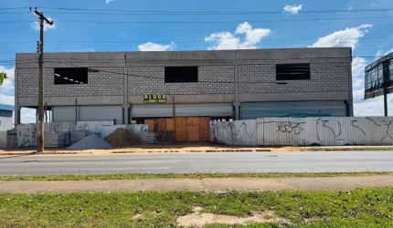 ALUGA-SE GALPÃO COMERCIAL – 2.800 m² – QS 602 – SAMAMBAIA NORTE /DF FRENTE PISTA PRINCIPAL
