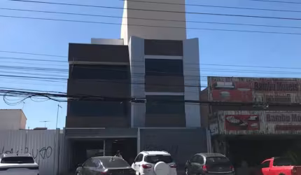 Vendo ou alugo prédio com elevador sendo subsolo de garagem, com loja e mais 3 pavimentos com cobertura, ótimo para clínica, escola, cursos, advocacia, empresas de grande porte