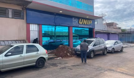 prédio comercial na QNN18 conjunto 18 conjunto e lote 5 Ceilândia DF prédio com 500m2 de área construída, terreno com 250m2