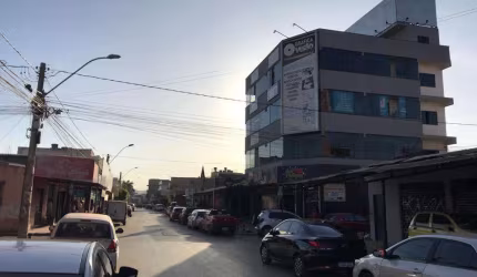 prédio comercial com 4 pavimentos na estrutural próximo a pista com renda ótimo para invetidor vendo venda