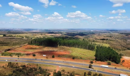 BR 070  270.000 m2 com 200 metros na beira da BR 070 proximo ao DIA DIA ATACADISTA  área para armazéns grandes empresas logistica