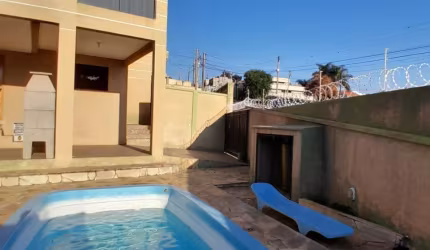 Oportunidade única de adquirir um sobrado com piscina no Bairro Estrela.