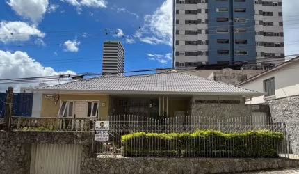 EXCELENTE RESIDÊNCIA DE ALVENARIA NA REGIÃO CENTRAL  PARA LOCAÇÃO