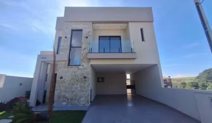 EXCELENTE CASA EM CONDOMÍNIO FECHADO