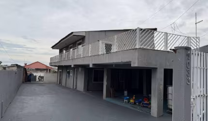 Sobrado para Locação de Alto Padrão com Piscina no Centro de Fazenda Rio Grande