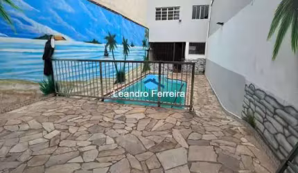 Sobrado com Piscina - 327m 3dorm/suíte 7 vagas - Edícula - Estuda Permuta